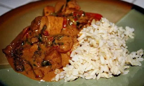 Hành khách nhận được suất ăn được làm từ... hơn một năm trước