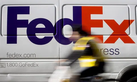 Trade war nóng rực: Trung Quốc điều tra FedEx để trả đũa Mỹ
