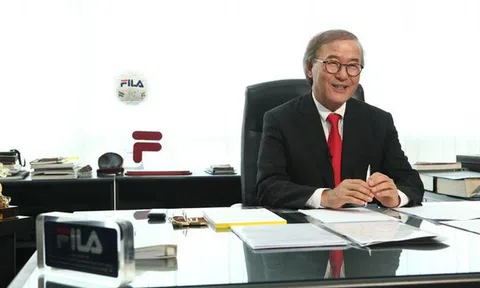 Trượt Đại học 3 lần, 30 tuổi mới tốt nghiệp, người đàn ông này đã làm nên kỳ tích "tôm nuốt cá voi" khi mua lại và hồi sinh đế chế đồ thể thao Fila