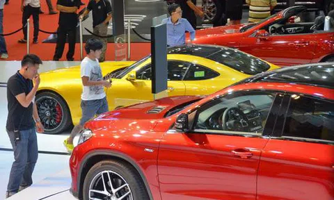 Giá xe xuống đáy, dân buôn ô tô kêu trời vì hàng tồn kho