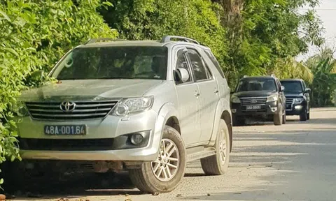 Cảnh sát khám xét kho xăng dầu của đại gia Trịnh Sướng