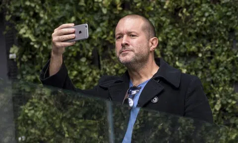 Lão làng thiết kế vừa nghỉ việc, Apple đã “bay” 9 tỷ USD