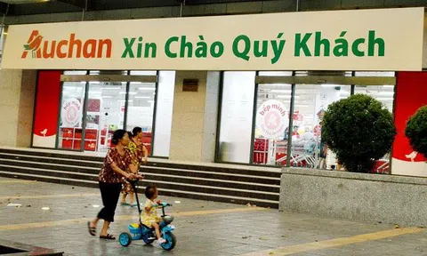 Khó hiểu thương vụ bán 18 siêu thị Auchan Việt Nam