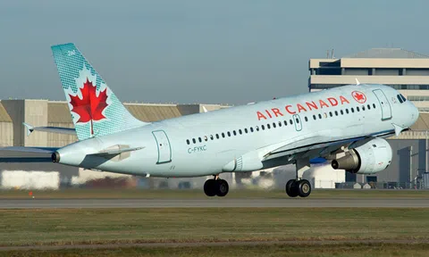 Hành khách bị 'bỏ quên' trên máy bay sau khi hạ cánh