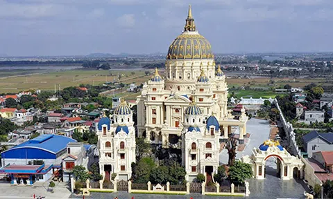 Cuộc sống trong những lâu đài của đại gia Việt