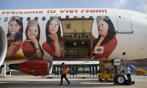 Hàng loạt hành khách Vietjet Air bức xúc vì delay, có người phải đợi hơn 10h rồi bất ngờ bị hủy chuyến, các đại lý phòng vé lên tiếng cảnh báo