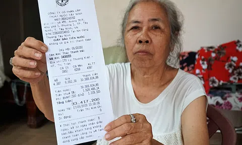 Tháng đầu mùa nóng, tá hoá hóa đơn tiền nước 33 triệu đồng