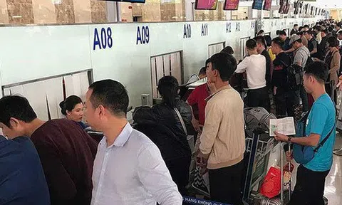 Không thể dùng ‘phí chia tay’ 5 USD đổi nụ cười cán bộ