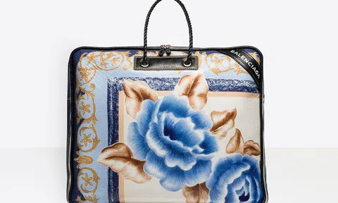 Túi hàng hiệu nhìn như túi đựng chăn bông, giá 50 triệu vẫn 'cháy hàng'