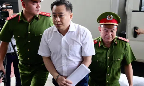 Vũ 'nhôm' thừa nhận gì khi tự bán cổ phần cho chính mình?