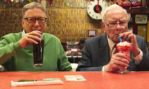 Kỷ niệm 28 năm ngày tình bạn, Bill Gates tiết lộ: "Cử chỉ nhỏ chứa đựng bài học giá trị này của Warren Buffett luôn khiến tôi cảm động"