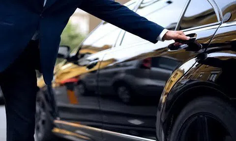 Bí kíp bán 10 căn nhà một ngày là có tài xế riêng
