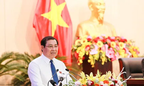 Chủ tịch Đà Nẵng: 'Đất đai tùm lum đó nhưng không 'cựa quậy' chi được!'