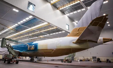 Hình ảnh chiếc Boeing 787-10 đầu tiên của Vietnam Airlines sắp về Việt Nam