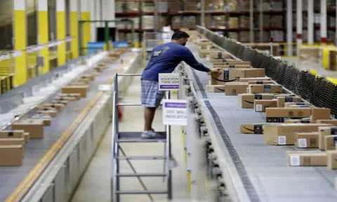 Nhân viên cấp cao của Amazon tiết lộ: Điều kiện làm việc của nhân viên kho là 'sự xấu hổ' cho cả công ty