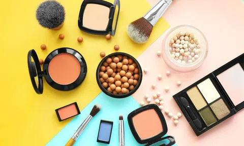 [Infographic] Cuộc chiến tuyệt vọng của mĩ phẩm Việt trên đấu trường nội địa trị giá 2,3 tỉ USD