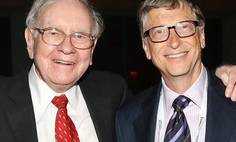 Vì sao Warren Buffett và Bill Gates cùng làm phục vụ tại một cửa hàng kem?
