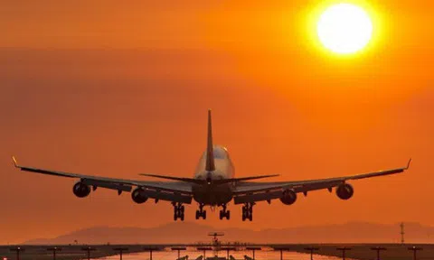 Ẩn số hạ tầng và giấy phép nhìn từ câu chuyện Vinpearl Air