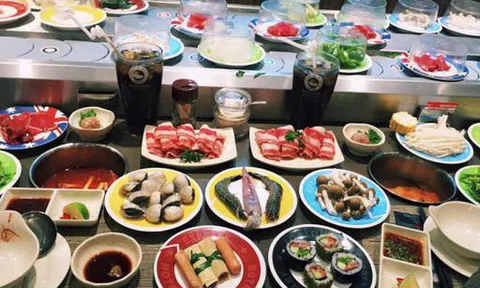 Tại sao các quán buffet, lẩu băng chuyền như King BBQ, Kichi Kichi… khách ăn thoả thích nhưng nhà hàng vẫn lãi?