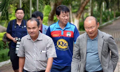 Công ty lỗ nặng, bầu Đức vẫn chi gấp rưỡi cho bóng đá