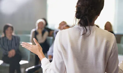 5 ngôn ngữ cơ thể "bí mật" này có thể giúp bạn đi trên con đường triệu đô: Muốn tăng lương, kiếm thêm thu nhập hay tăng cơ hội công việc thì nhất định đừng bỏ qua