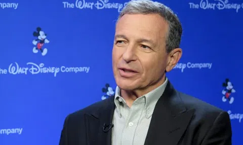 ‘Chuột’ và ‘Táo’ thành đối thủ, CEO Disney rời Apple