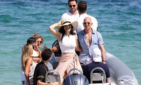 Mùa hè xa xỉ của tỷ phú Jeff Bezos với người tình sau vụ ly hôn thế kỷ