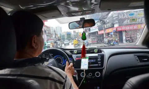 Vay mua xe chạy taxi công nghệ: Không 'dễ ăn'