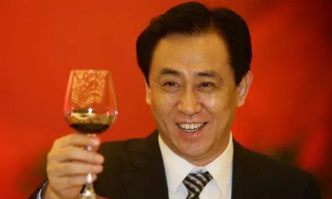 'Vua nợ' trở thành tỷ phú bất động sản giàu nhất thế giới: Tôi có được như ngày hôm nay là nhờ vợ!