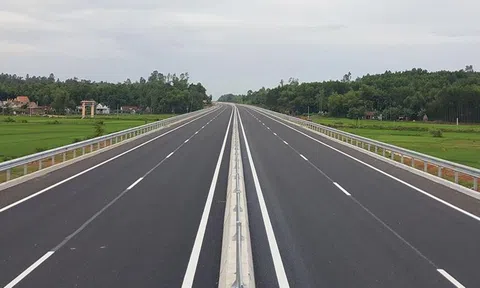 Ai là nhà thầu tuyến cao tốc Bắc Nam đầu tiên Cam Lộ - La Sơn?