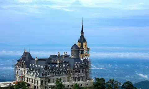 Đại gia BĐS kín tiếng tiết lộ gì về lâu đài khủng trên đỉnh tam đảo?