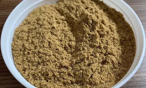 Chuyện lạ, cám gạo cho lợn giờ siêu đắt đỏ, nhà giàu ăn sáng thay phở