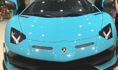 Loạt siêu xe về Việt Nam giá hàng chục tỷ gây sốt tháng 9