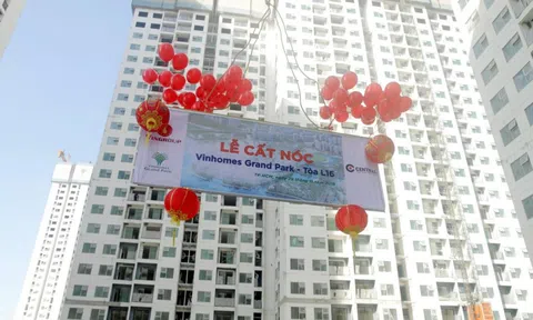 Central cất nóc tòa L16 - tòa nhà cao nhất Phân khu I- Dự Án Vinhomes Grand Park