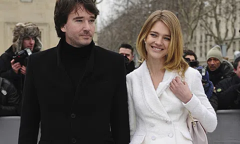 Người vợ từng bán hàng rong trái cây của 'thái tử' Louis Vuitton