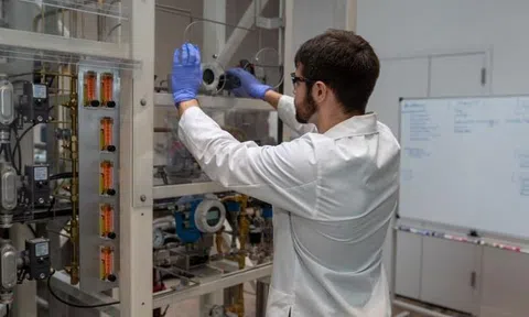 Câu chuyện về một Startup thành công khi 'biến' khí thải CO2 thành rượu Vodka 'tinh khiết'