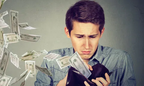 Lời khuyên của một nhân viên công sở hơn 30 tuổi: "Đường lui chắc chắn nhất cho tương lai là tiết kiệm tiền và dừng shopping lãng phí!"