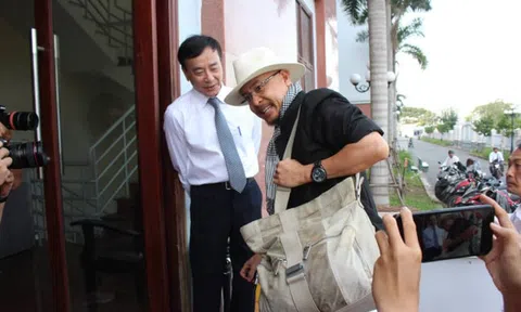 Tòa cho ông Vũ, bà Thảo ly hôn. 4 con do bà Thảo nuôi, ông Vũ cấp dưỡng mỗi năm 10 tỷ đồng