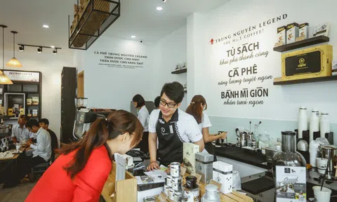 E-Coffee đang giúp Trung Nguyên từng bước lấy lại ngôi vị bá chủ chuỗi: Tốc độ đăng ký mở mới 10 cửa hàng/ngày, nhắm mốc 3.000 điểm bán trong năm tới, đã ký hợp đồng với đối tác tại Mỹ và Úc