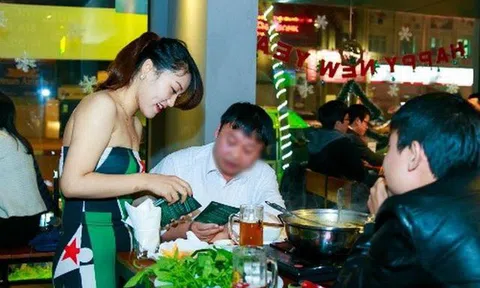 'Hot girl' tiếp thị bia thất nghiệp vì quán nhậu ế ẩm