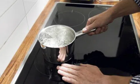 Sự thật 'kinh hoàng' về việc dùng bếp từ có hại cho sức khỏe?