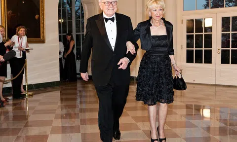 Cuộc hôn nhân kỳ lạ của tỷ phú Warren Buffett