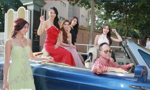 Tỷ phú trăng hoa nhất Hong Kong: Từng cặp kè với... 10.000 chân dài, bỏ tiền tỷ để kén chồng cho con