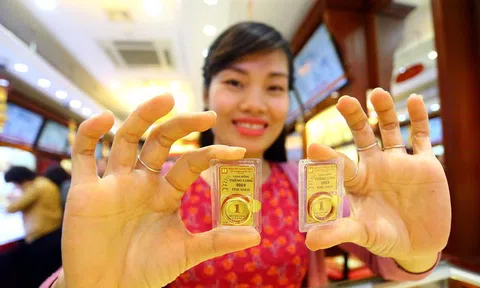 Giá vàng vọt lên 49 triệu đồng/lượng, đạt đỉnh cao nhất mọi thời đại
