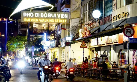 Hàng quán nhìn nhau chờ qua mùa dịch