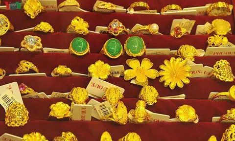 Dự báo 'sốc' về giá vàng: Có thể vượt ngưỡng 2.000 USD/ounce?