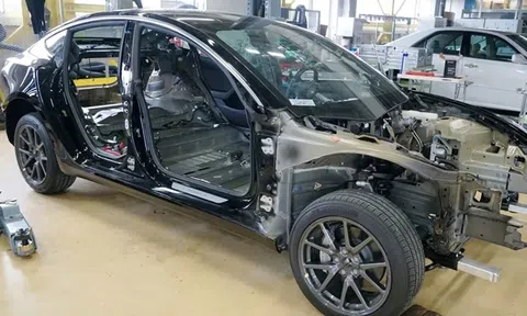 Bóc tách chiếc Tesla mới thấy Công nghệ điện tử của hãng xe Mỹ đi trước Toyota và VW khoảng 6 năm