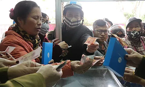 Mua gom khẩu trang xuất sang Trung Quốc