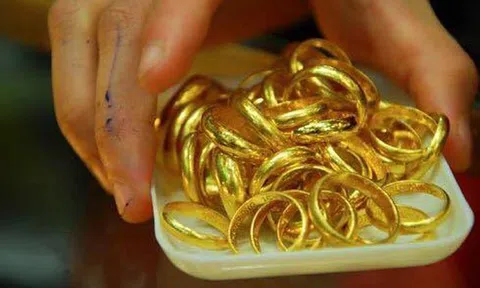 Mỗi tháng cất 1 chỉ vàng, cô bán bún đủ tiền mua nhà cho con trai cưới vợ