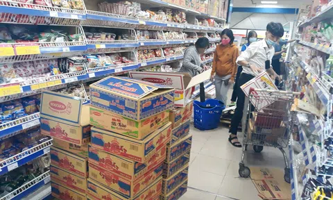 Một vòng quanh siêu thị: 'Gạo, trứng ăn không hết, giá không tăng'